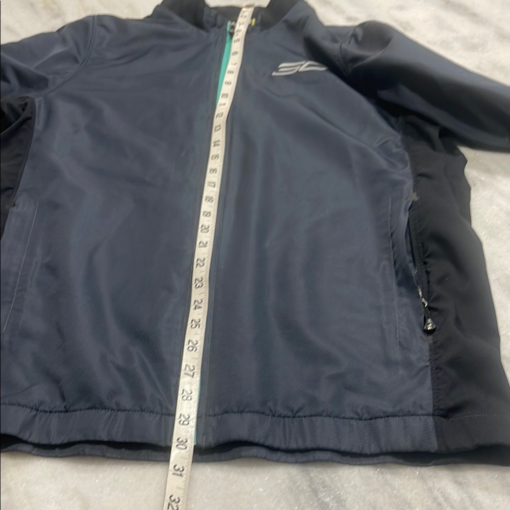 Under Armour Jacket - Picture 5 of 9